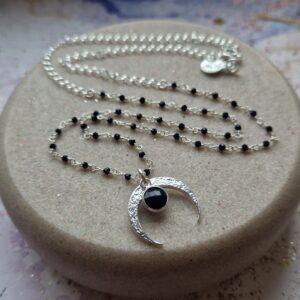 OSTATNIE SZTUKI - Naszyjnik"Lunula Silver Black XS", ze spinelami 1,5mm na łańcuszku 55 cm